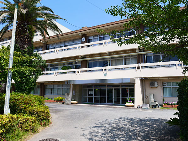 対島中学校