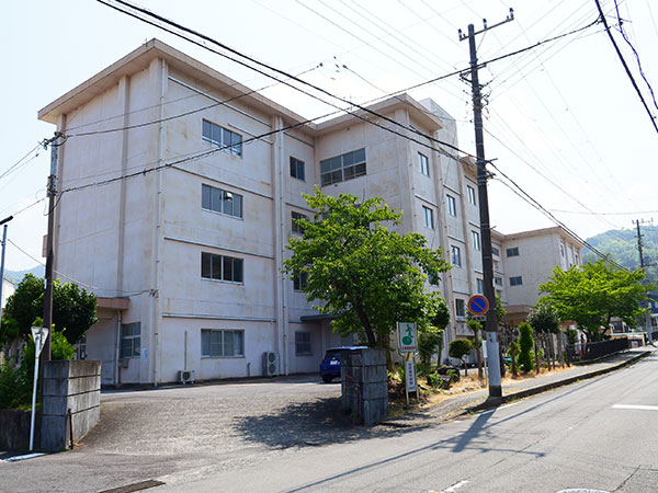 宇佐美中学校